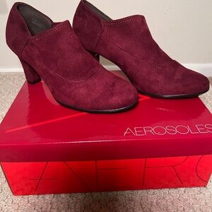 Aerosoles Burgundy Suede Heeled Booties – New in Box